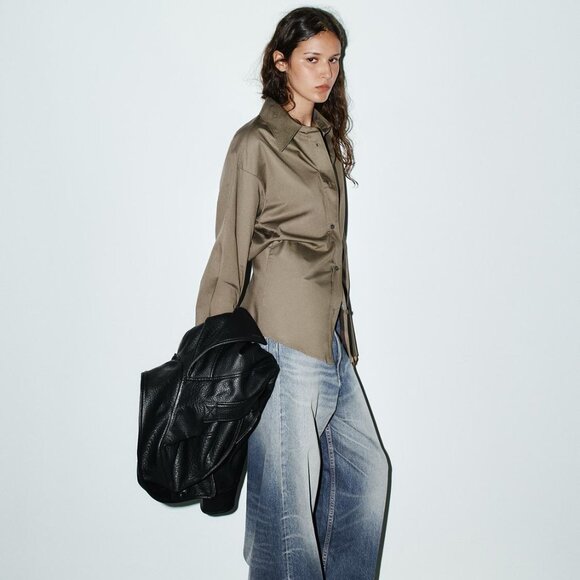 FITTED HEM SHIRT - Picture 6 of 6